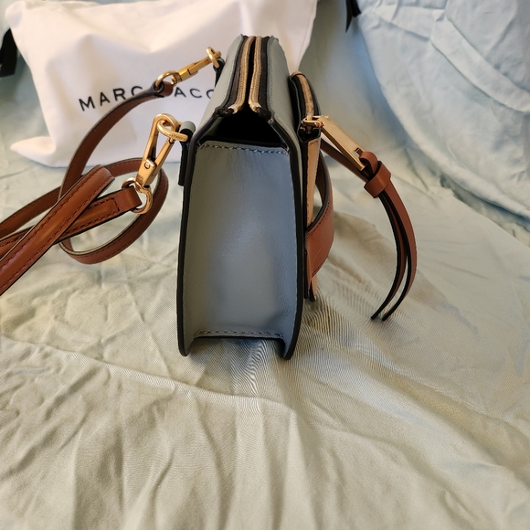 [Brand New] Rare Marc Jacobs  Leather crossbody Dolphin Blue - Picture 4 of 11